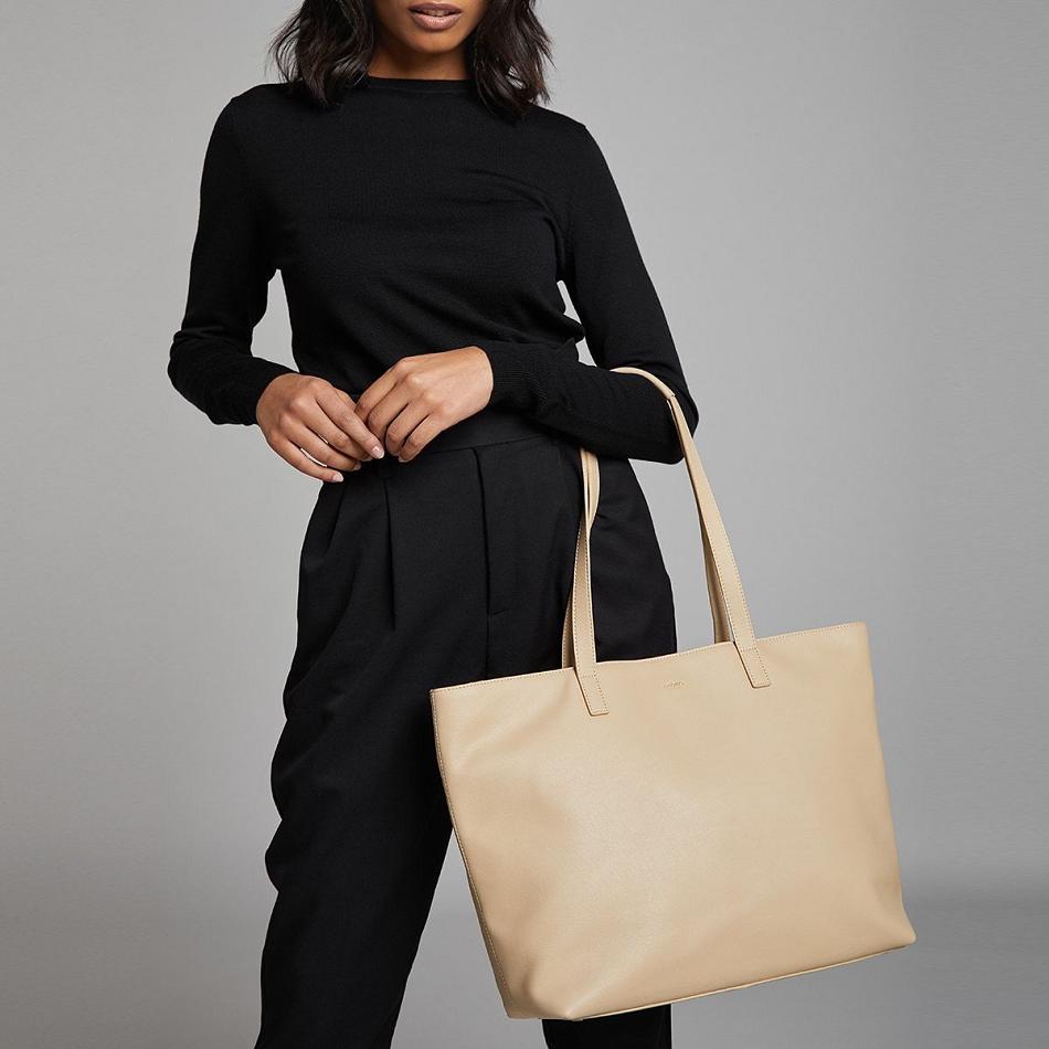 Beige Knomo Maddox Tote Bags | ZUKNQ93454